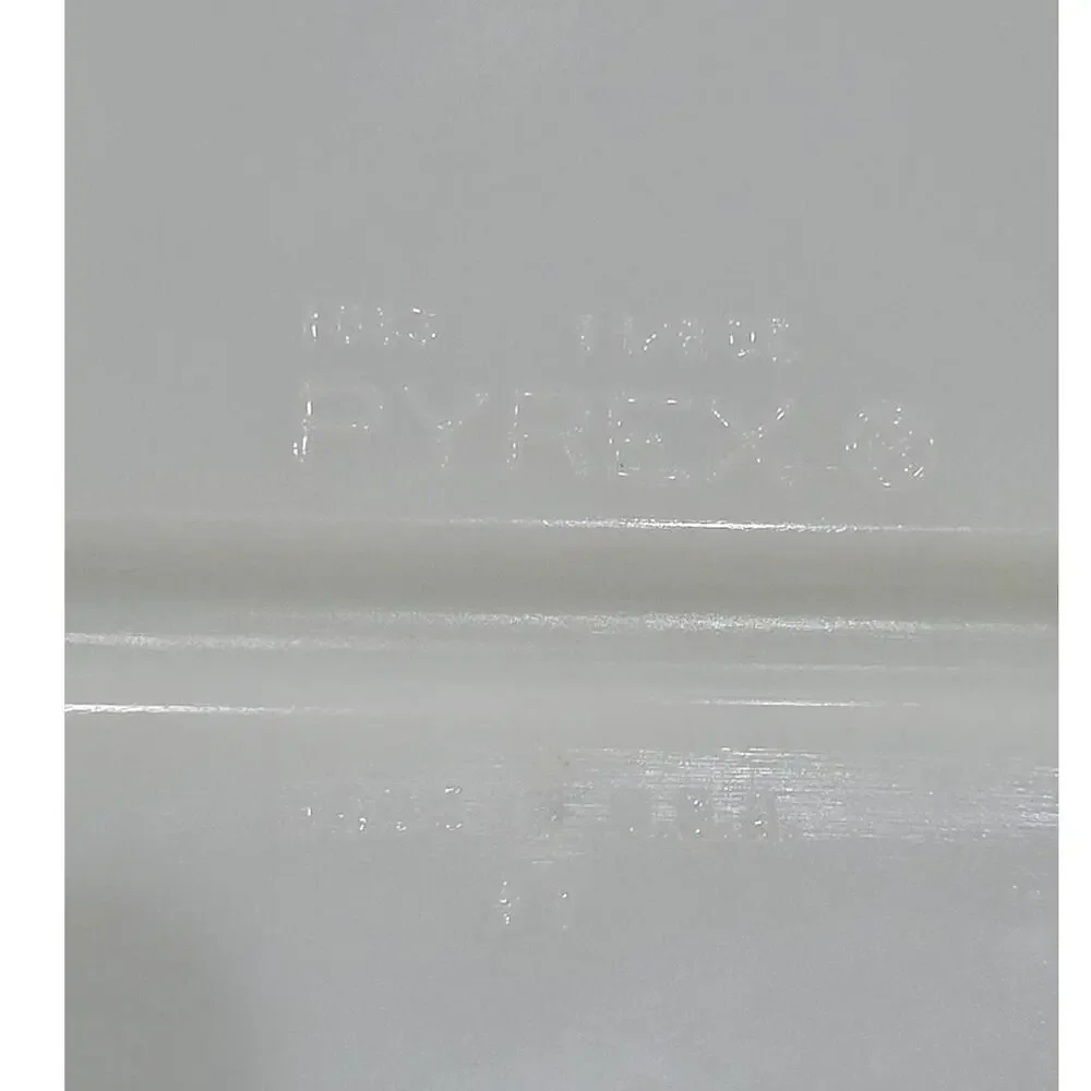 Pyrex Vintage Divided Oval Serving‎ Baking Milk Glass Dish 1.5qt White